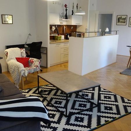 The Riverside Apartment - Downtown Sarajevo Ngoại thất bức ảnh