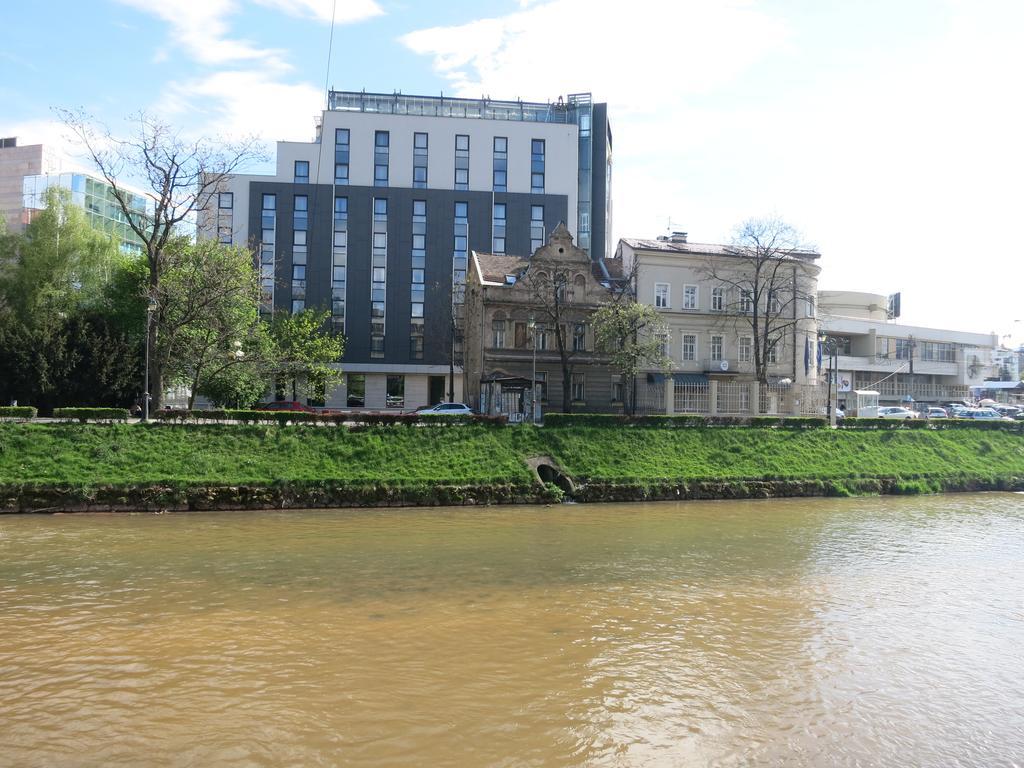The Riverside Apartment - Downtown Sarajevo Ngoại thất bức ảnh