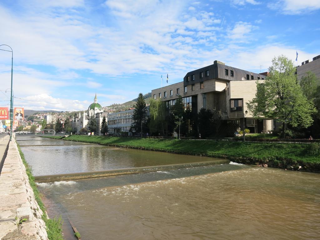 The Riverside Apartment - Downtown Sarajevo Ngoại thất bức ảnh