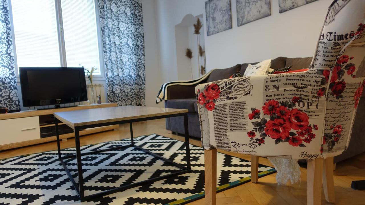 The Riverside Apartment - Downtown Sarajevo Ngoại thất bức ảnh