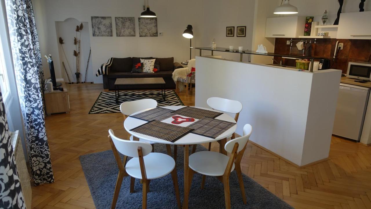 The Riverside Apartment - Downtown Sarajevo Ngoại thất bức ảnh