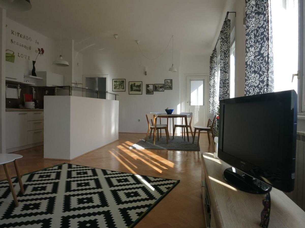 The Riverside Apartment - Downtown Sarajevo Ngoại thất bức ảnh