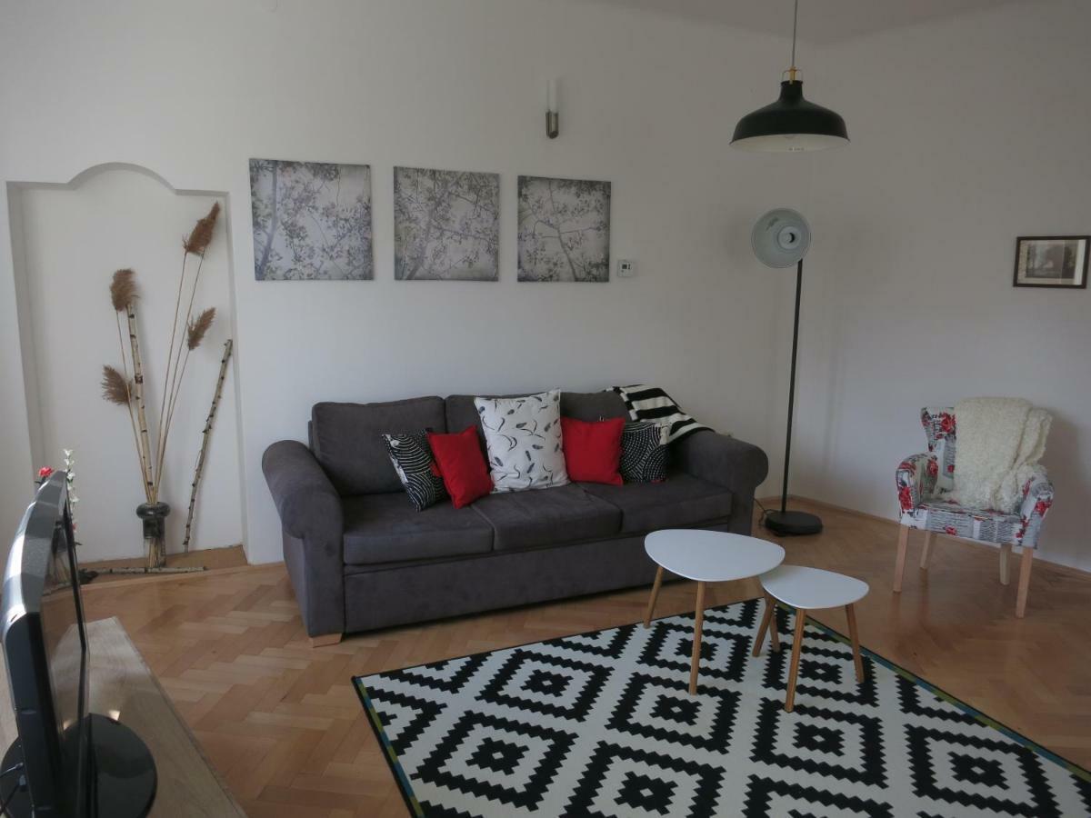 The Riverside Apartment - Downtown Sarajevo Ngoại thất bức ảnh
